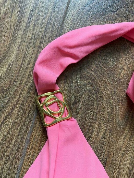 Коралловый цельный Купальник с чашечками 
Размер М ,44В