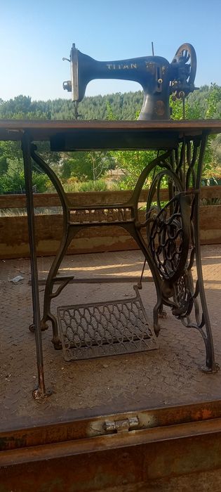 Máquina de costura antiga