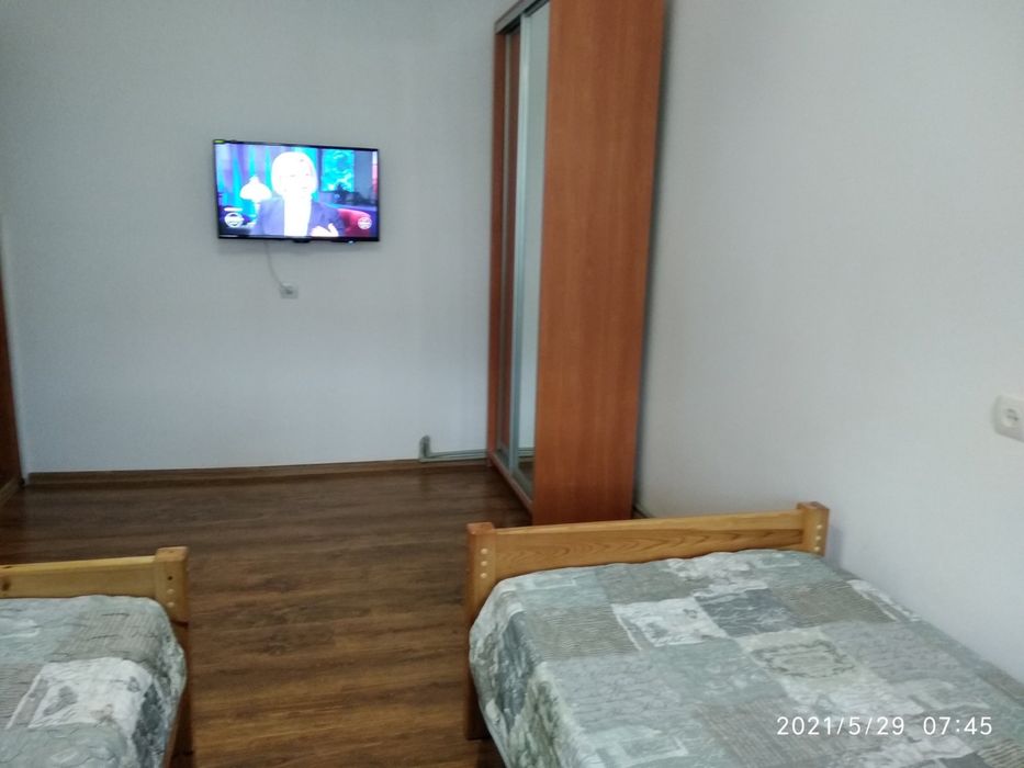 2-х кім. квартира  в  Берегово біля басейна Вільно з 13 Листопада