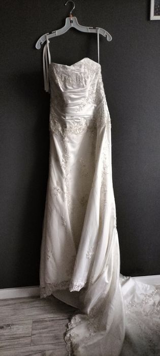 Suknia ślubna śmietankowa