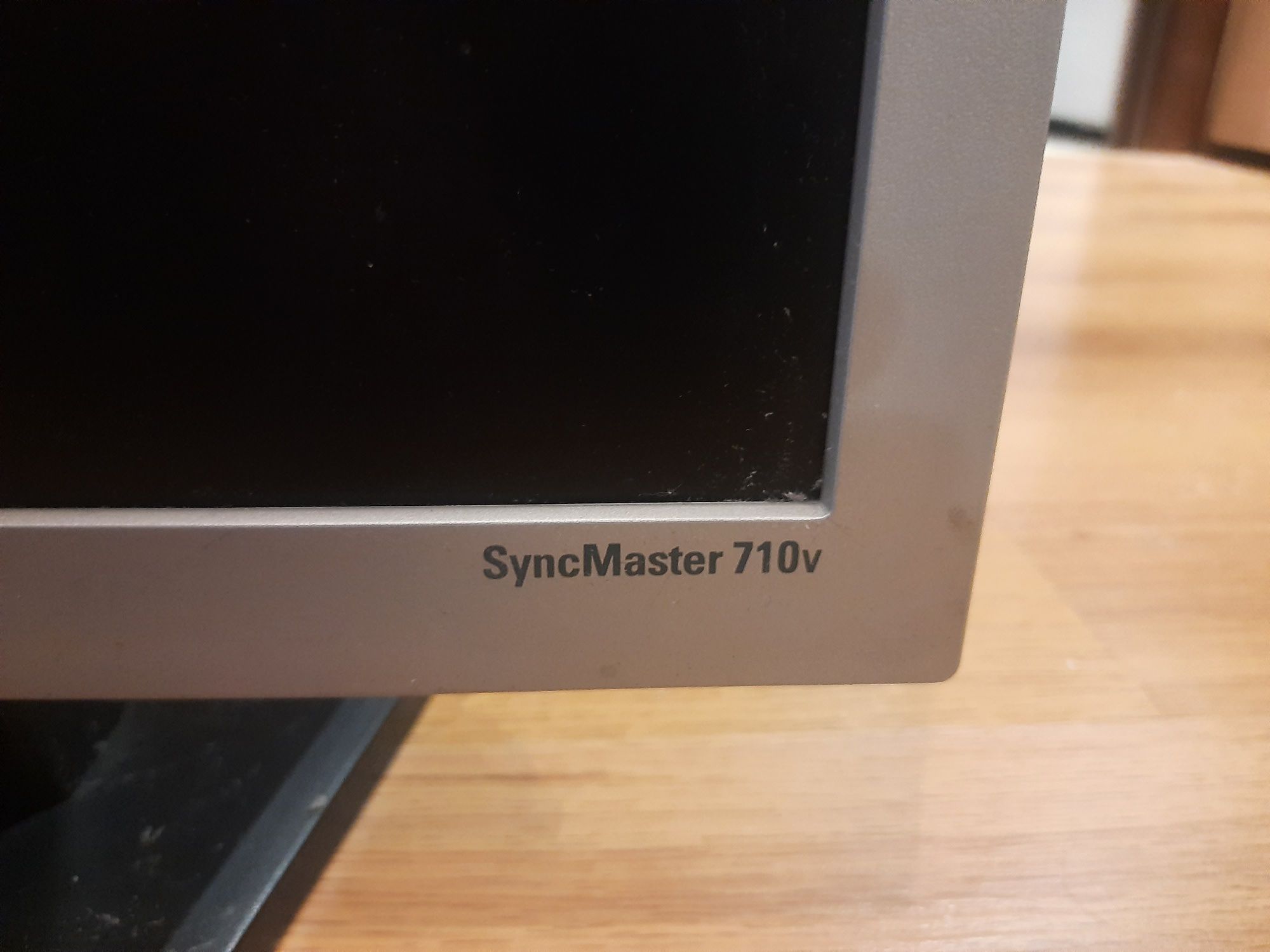 Монитор Samsung Sync Master 710v 17" со шнурами