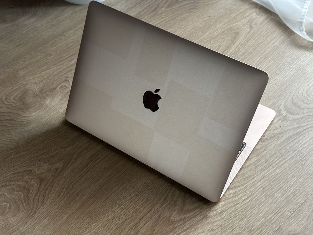Apple MacBook Air 2020 (M1) | Легкий, потужний та стильний ноутбук