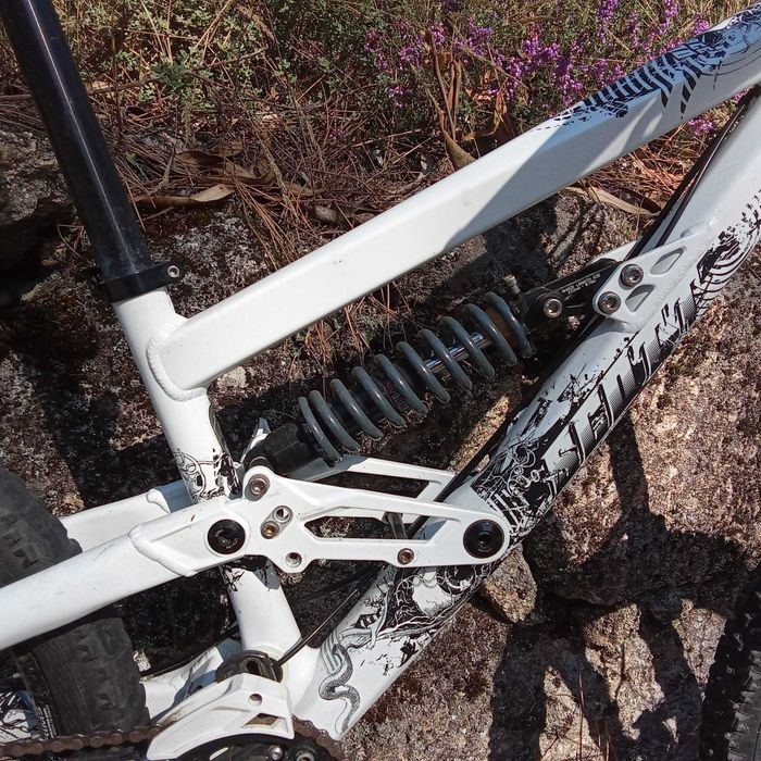 Bicicleta de Alto Desempenho – Ideal para Trilhos