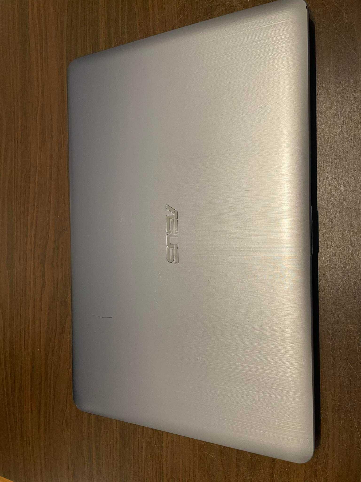 Laptop ASUS A541U