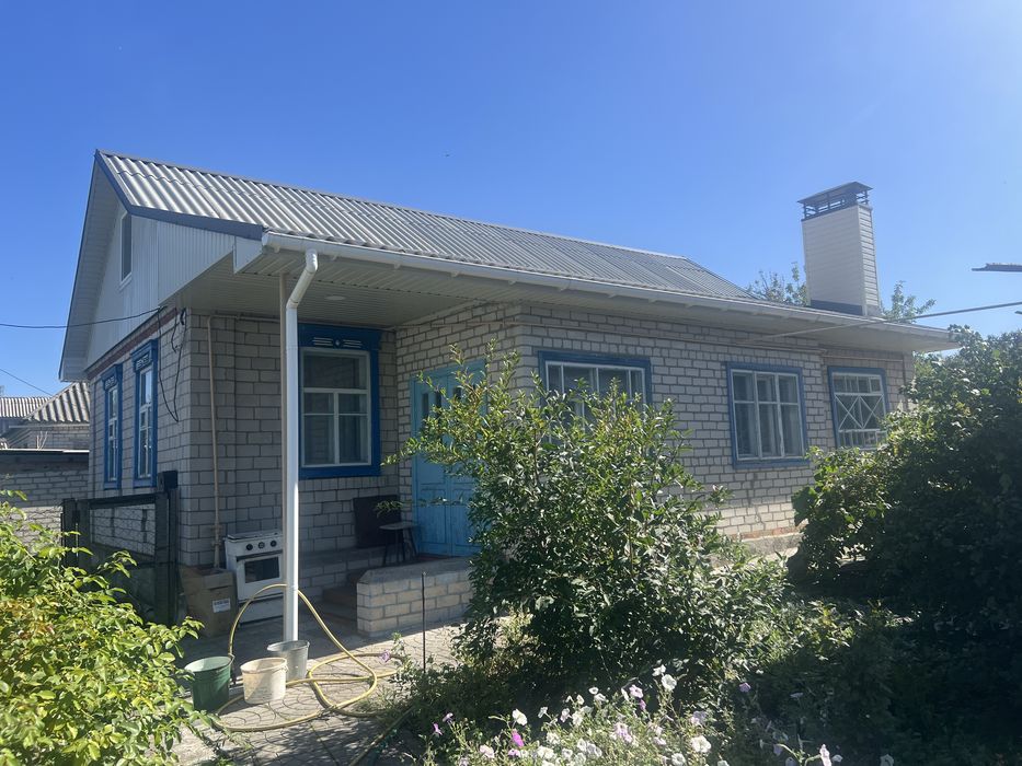 Продам ДОБРОТНИЙ будинок с. Садки  (  3 км  від  м. Кременчук)