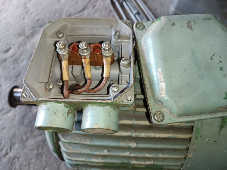 Продам электродвигателя