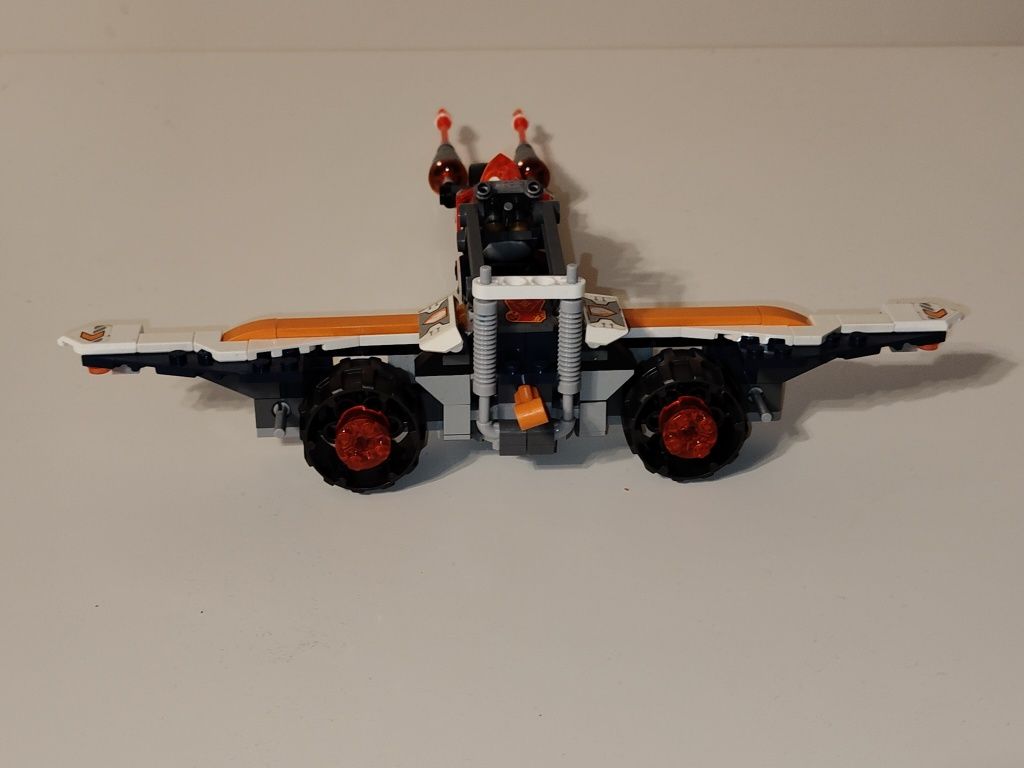 LEGO  Nexo Knights - 70348 Bojowy pojazd Lance'a