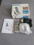 Telefon stacjonarny Philips.