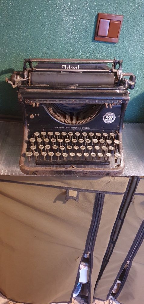 Maszyna do pisania firmy IDEAL stara maszyna gabinetowa retro !