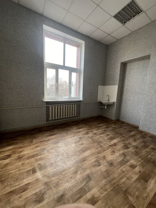 Здам Офісні кабінети Успенська