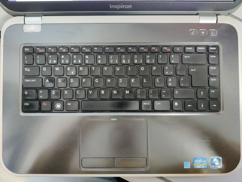 Portátil Dell Inspiron 5520