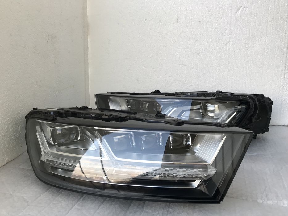Фара Audi Q7 4M matrix права