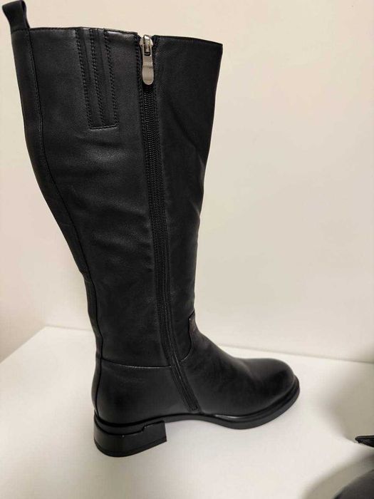 Жіночі зимові чобітки шкіряні чорні