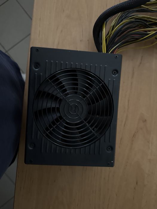 Zasilacz Crypto Mine 1300W 80 Plus – do koparki