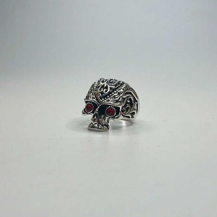 Sygnet pierścionek obrączka ring czaszka czerwone oczy