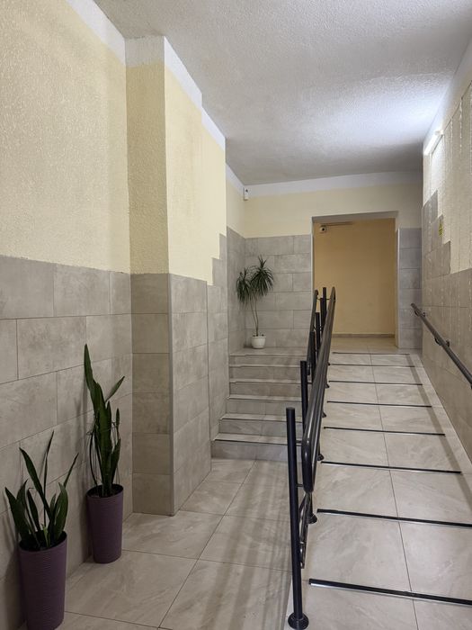 Продам велику 3-х кімнатну квартиру,вулиця С.Петлюри 21 Б