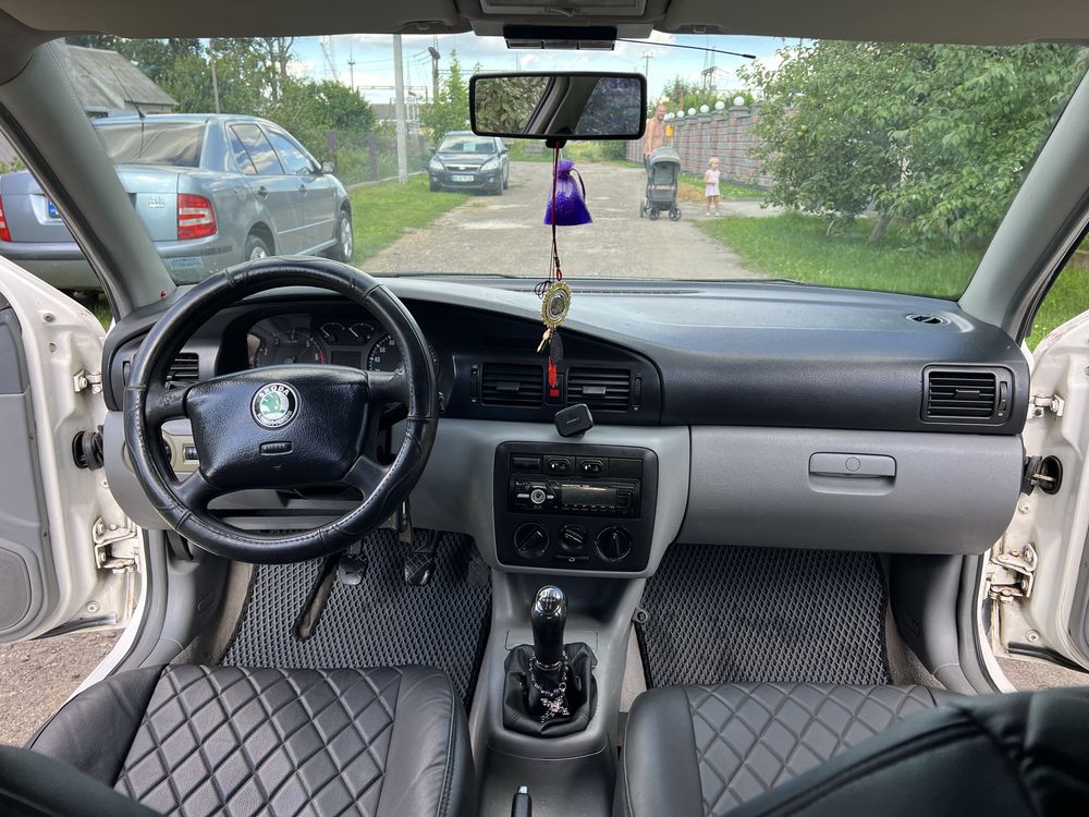 Skoda Octavia 1999р 1.6бензин  в хорошому стані