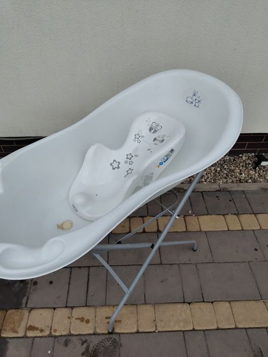Duża biała wanienka 102 cm ze stelażem i lezaczkiem