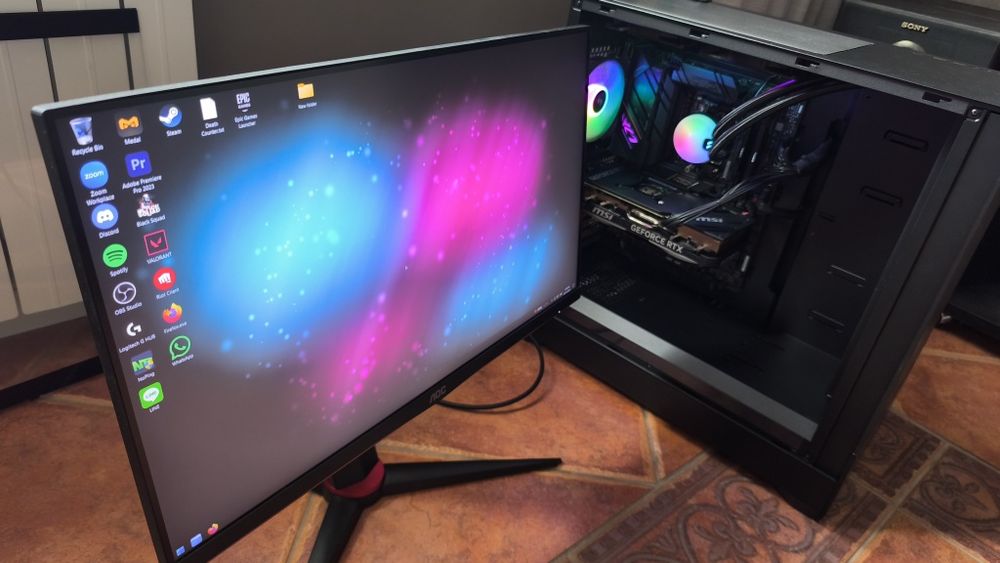 PC gamer custom RTX 4070 Ti SUPER + AMD Ryzen 7 7800X3D (+ see below)