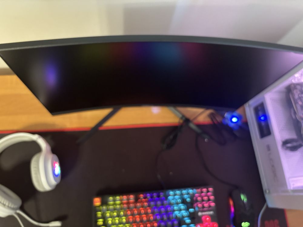 Komputer do gier z monitorem zestaw