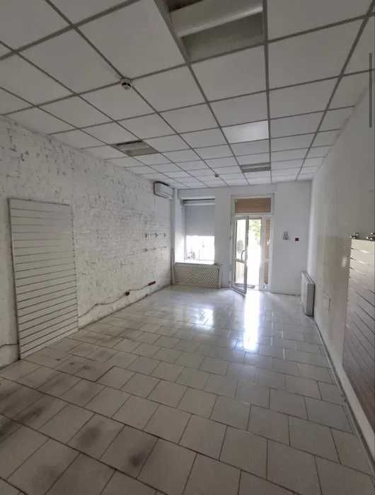 Володимирська фасадний окремий вхід салон магазин сервіс