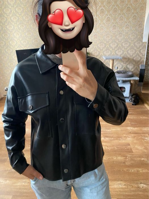 Шкіряний піджак, рубашка. Жіночий