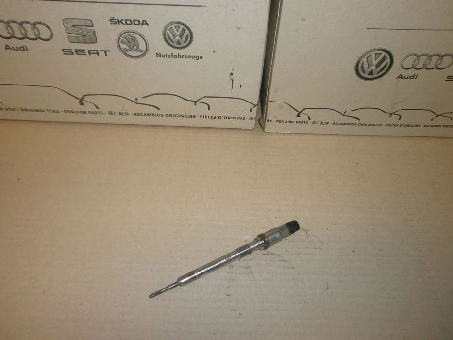 Świeca Żarowa 03L905061K 1.6tdi 2.0tdi vw skoda seat audi