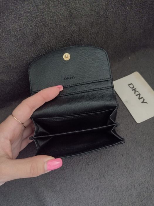 Portfel czarny DKNY