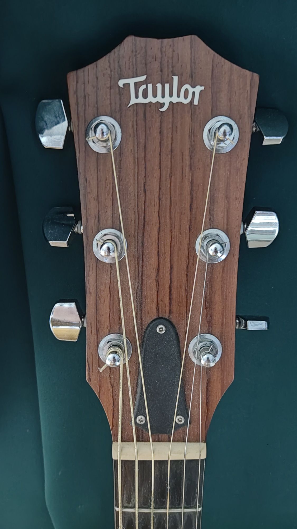 Gitara elektro-akustyczna Taylor 110 e + oryginalny pokrowiec
