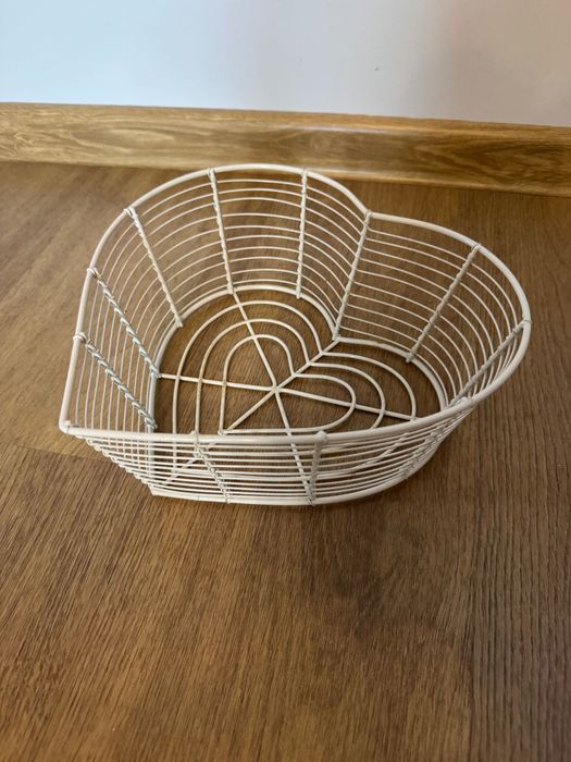 Metalowe kosze na owoce