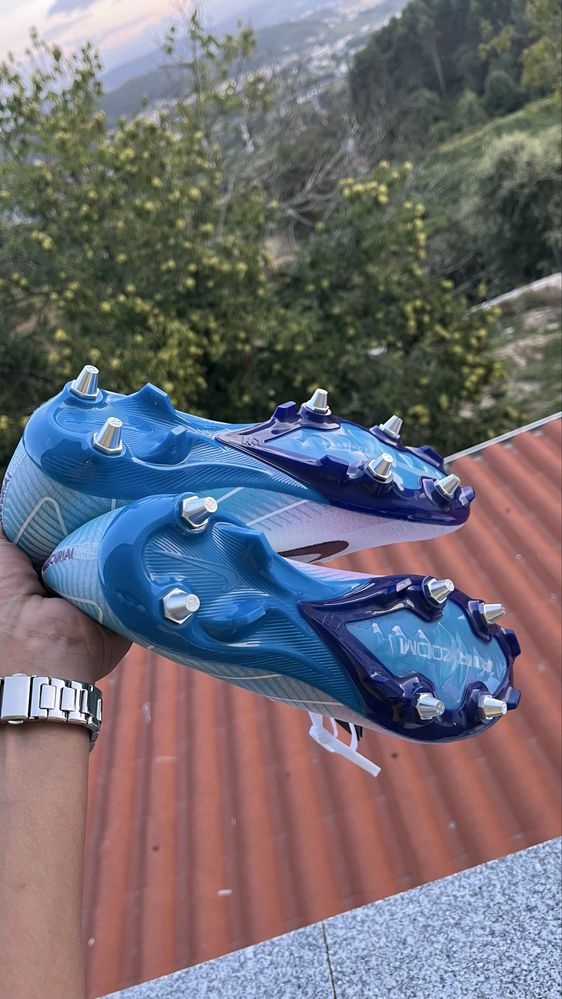 Chuteira Nike mercurial