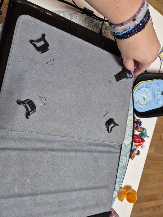 Etui na tableta uniwersalny