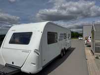 Hymer-Eriba 620 Moving  5 osobowa , osobny prysznic , łóżka piętrowe ,mover ,klima