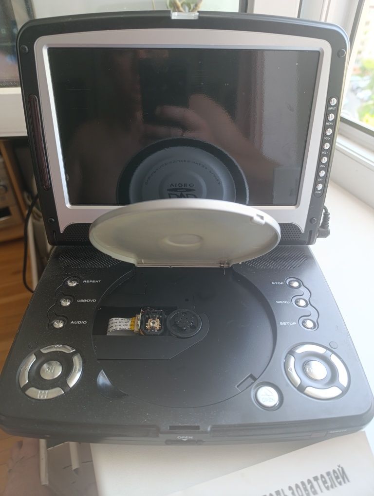 Мини DVD TV програвач SHARP
