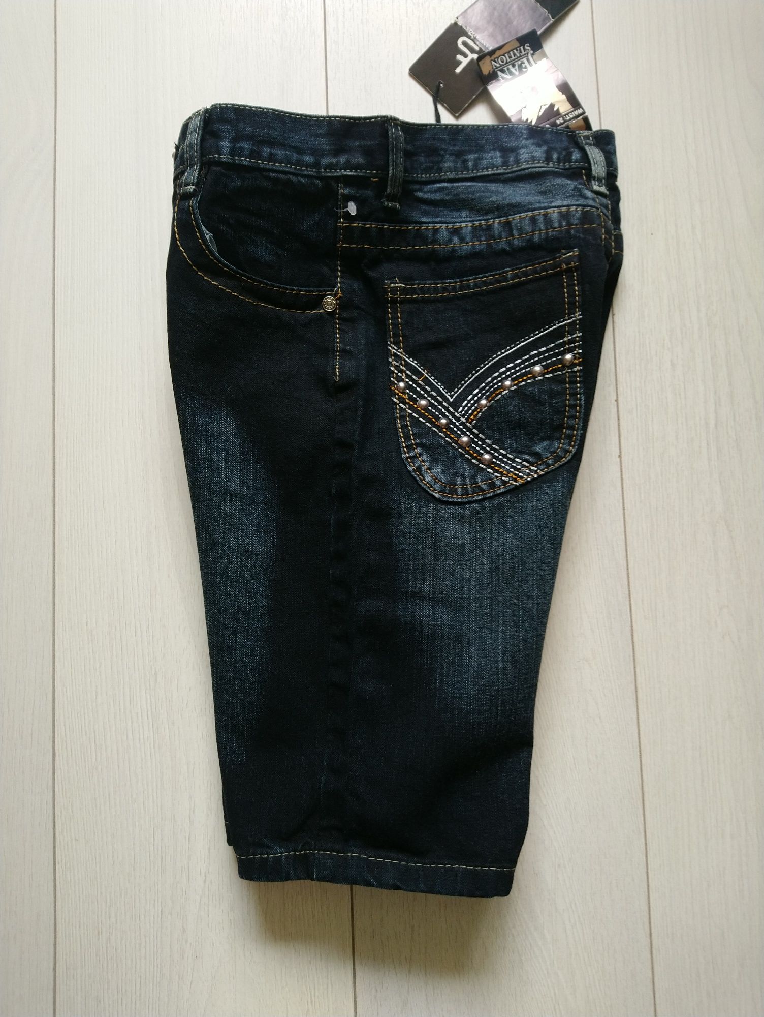 Нові джинсові шорти на 7-8 років
