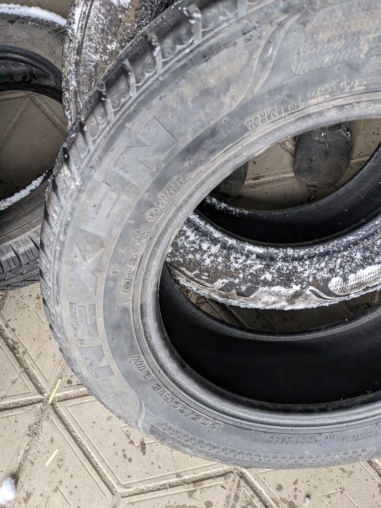 205/60R15 Nexen всесезон