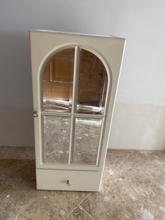 Armário pequeno wc