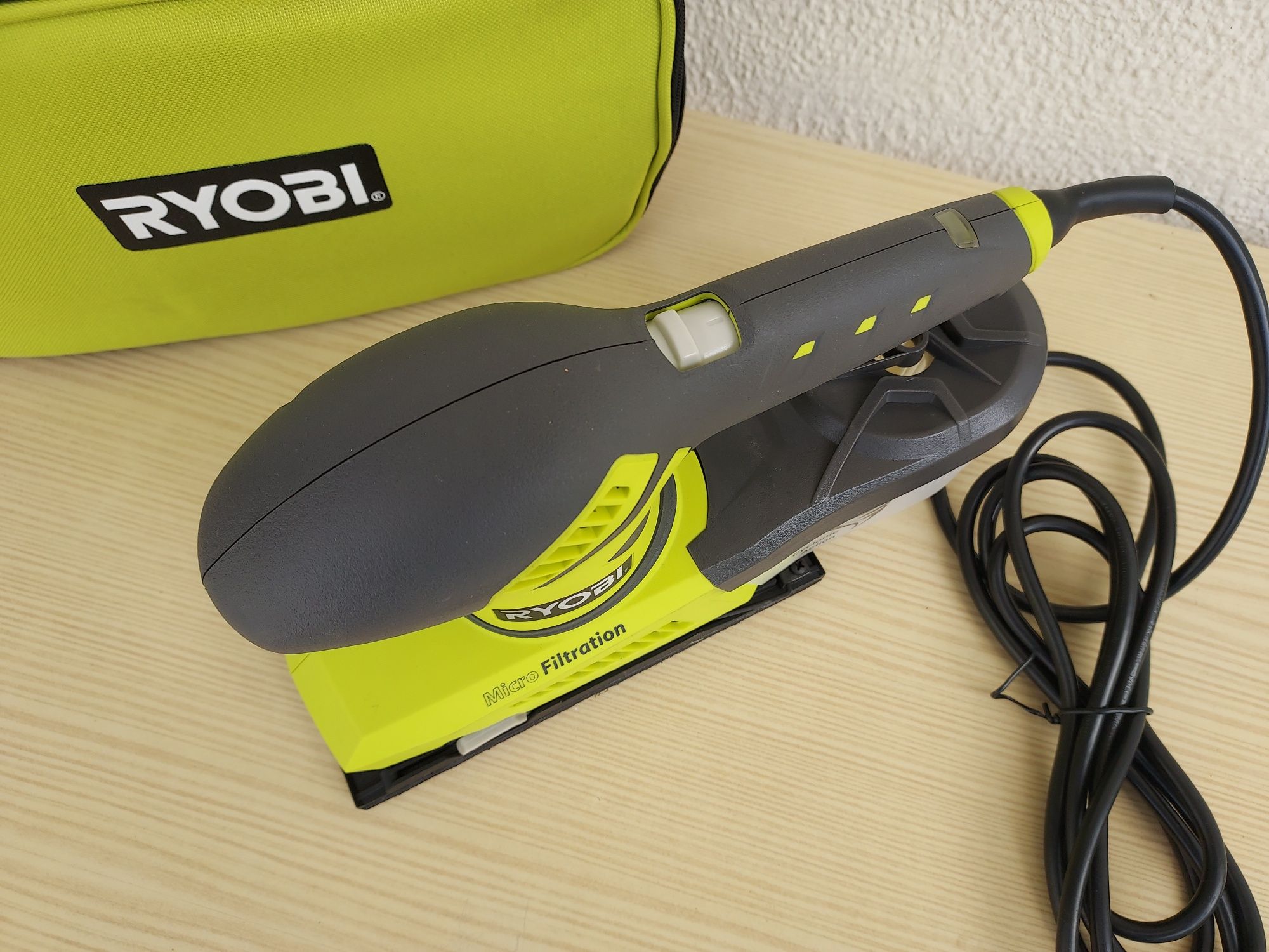 Lixadora Vibratória Elétrica Ryobi (ESS280RV)