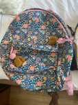Mochilas quase novas