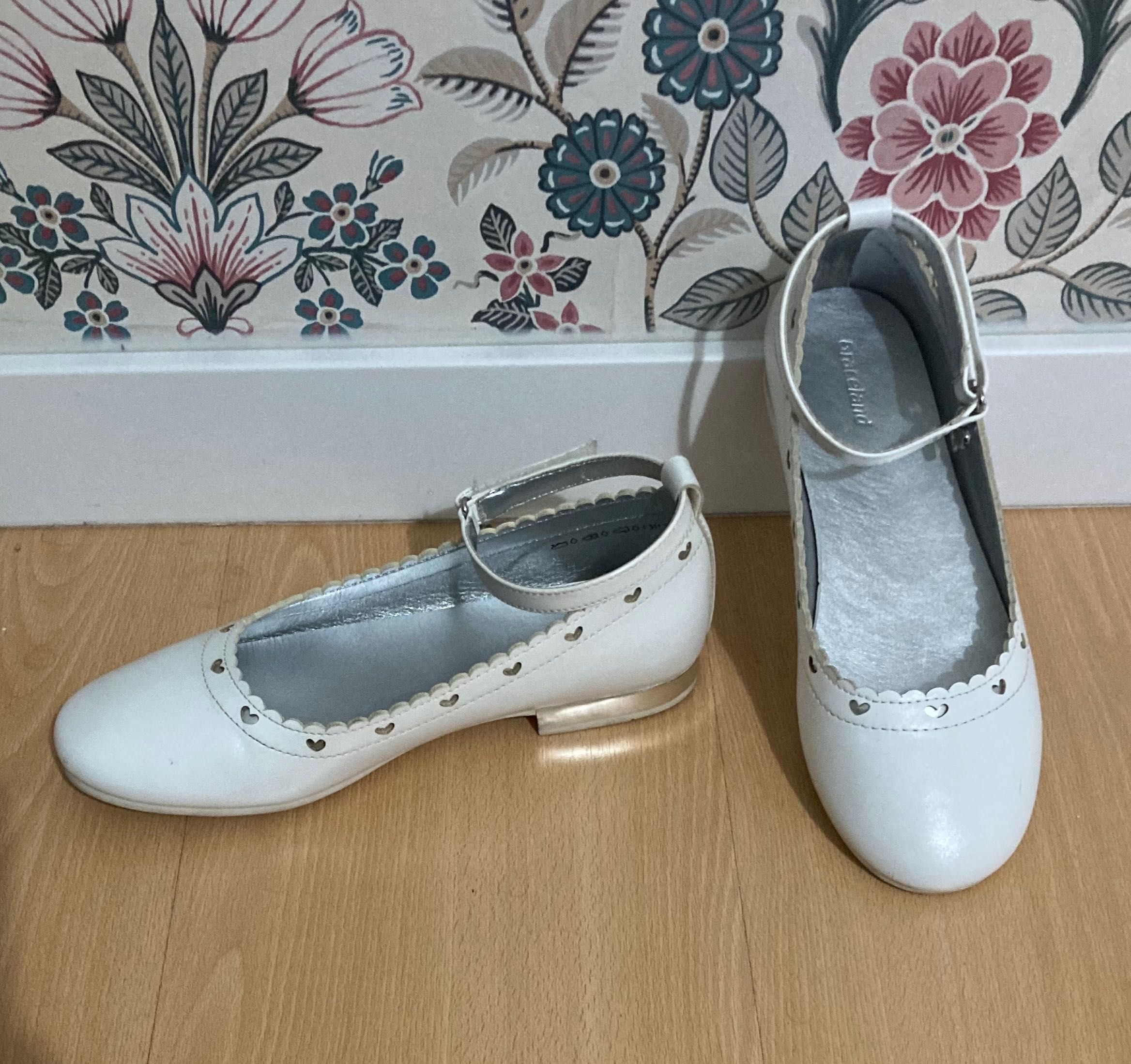 Buty białe, lakierki, komunia, baleriny