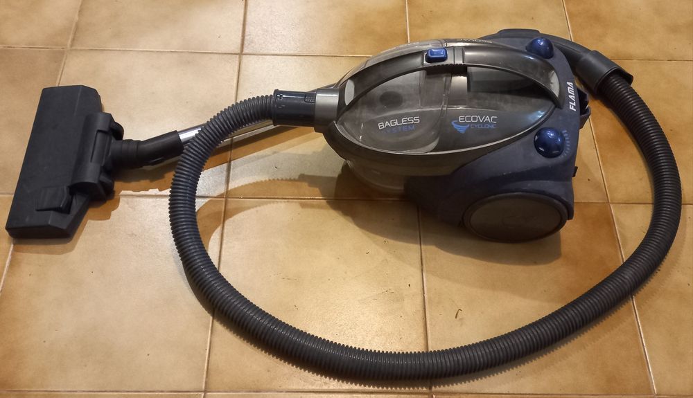 Aspirador Flama Ecovac com boa aspiração - não necessita saco