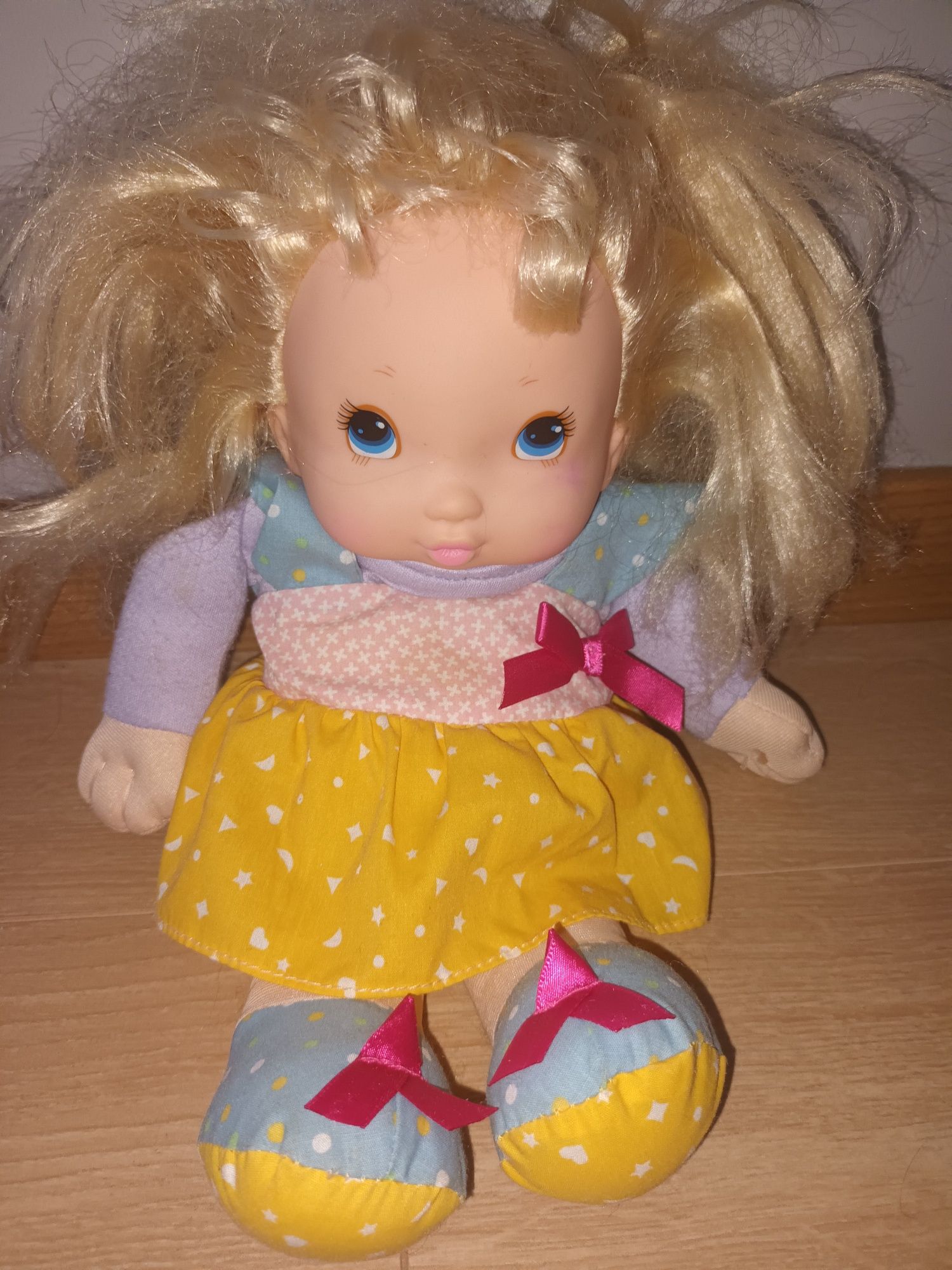 Boneca Katia Beijinhos