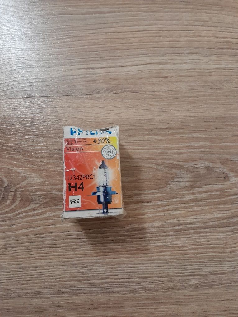Лампочка Phillips+30% H4 для автомобіля