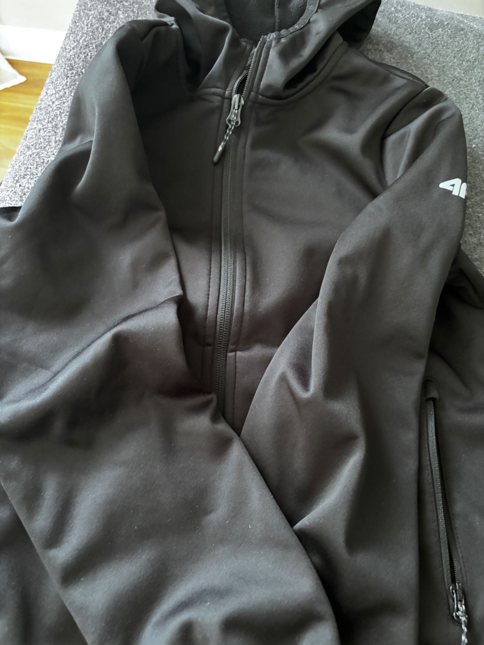 Kurtka softshell 4f