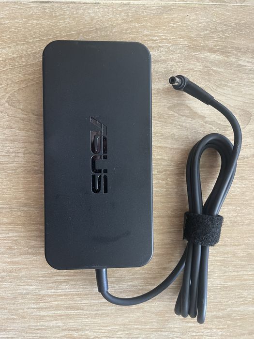 Продаю оригінальний блок живлення для ноутбука ASUS