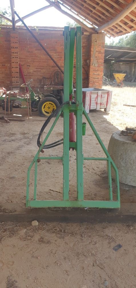 Grua em aço trator 80 cv