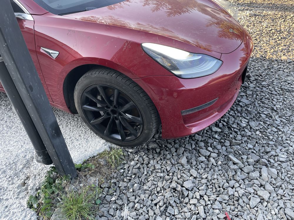 Tesla Model 3  2018