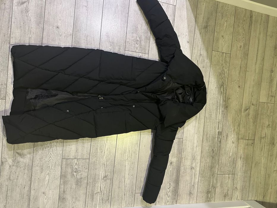 Теплий пуховик в ідеальному стані