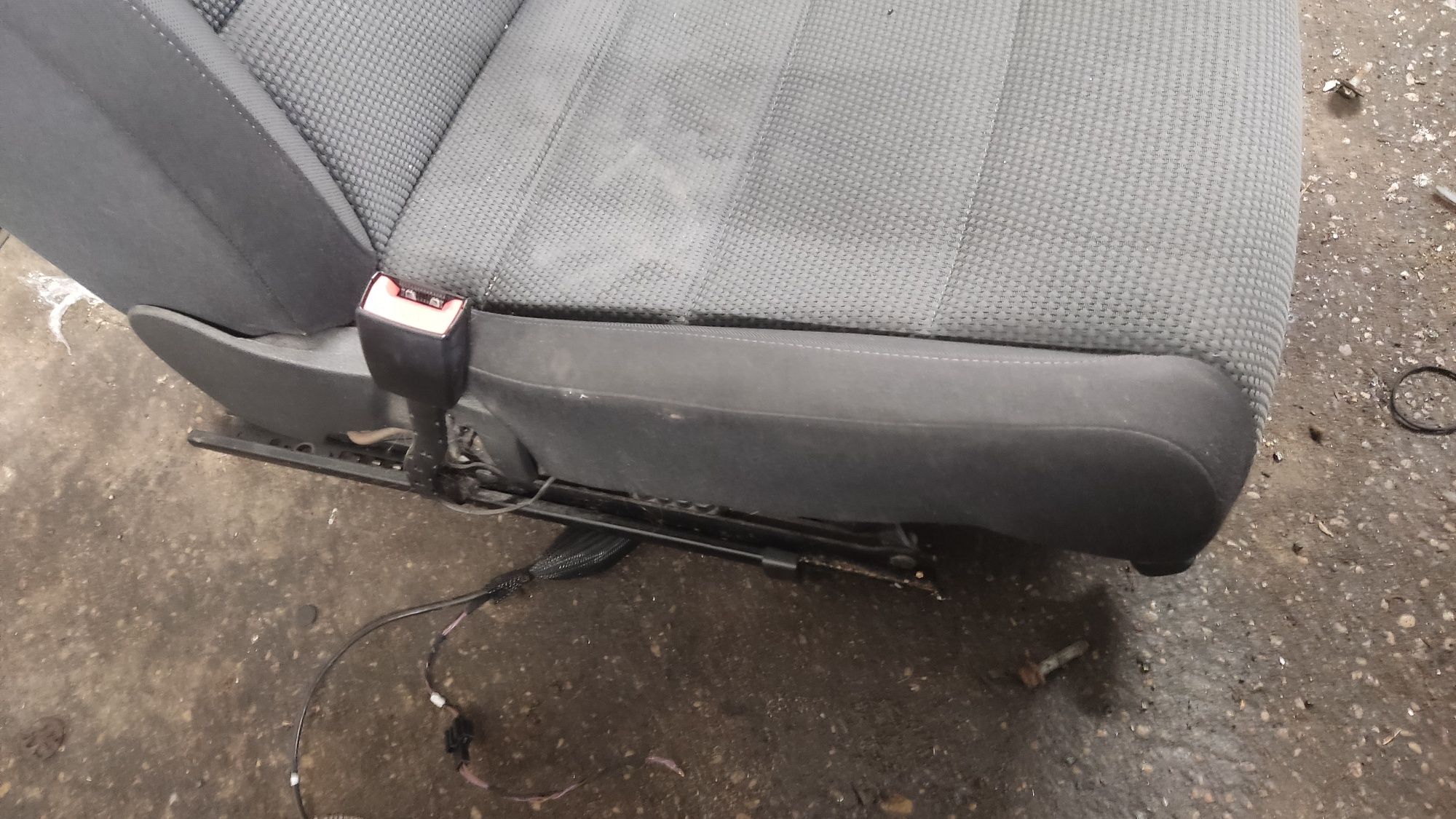 Fotel lewy przód kierowcy volkswagen golf VI