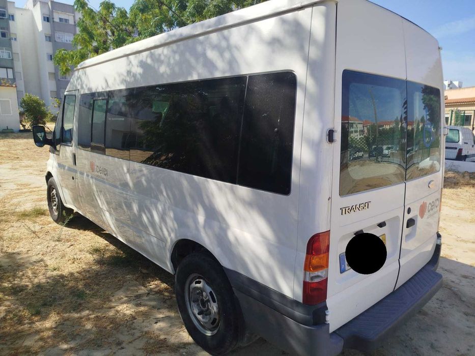 Ford Transit 330L de 2004